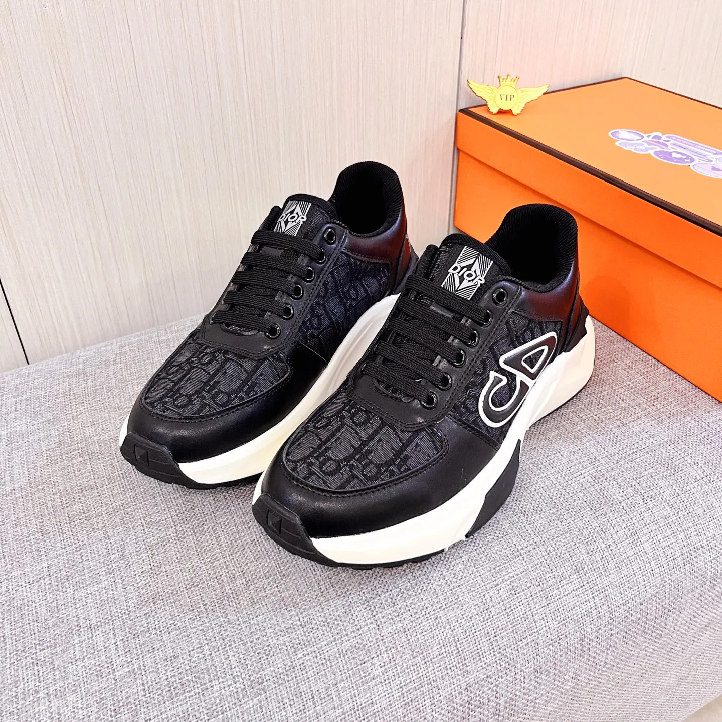 Men's Men's Shoes Men's Shoes💰 460 Men's Men's Shoes💰[Dior]🔥Men's high-end brand of shoes official website 1:1 latest masterpiece: the upper is made of Italian imported first-layer cowhide with a comfortable and breathable lining➕original non-slip and wear-resistant outsole🔥, making walking more convenient and comfortable! An exclusive new model, a stunning work, a beautiful 1:1 replica [color] compared to the official quality! Create a fashionable personality to set off your uniqueness! A must-have for trendy men! Classic🔥Size: 38-44 Color: 🔥Multiple colors available🔥